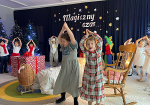 „Gwiazdkowy prezent” – uroczystość bożonarodzeniowa w gr. XII