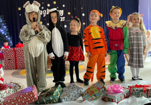 „Gwiazdkowy prezent” – uroczystość bożonarodzeniowa w gr. XII