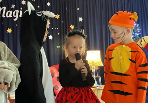 „Gwiazdkowy prezent” – uroczystość bożonarodzeniowa w gr. XII