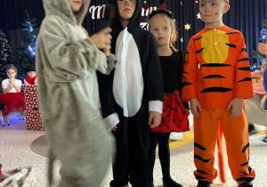 „Gwiazdkowy prezent” – uroczystość bożonarodzeniowa w gr. XII