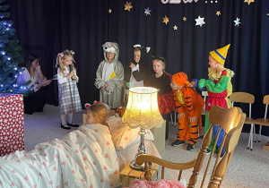 „Gwiazdkowy prezent” – uroczystość bożonarodzeniowa w gr. XII