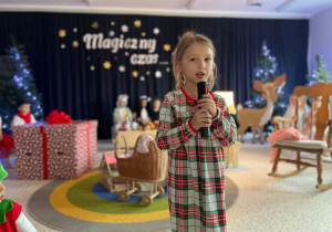 „Gwiazdkowy prezent” – uroczystość bożonarodzeniowa w gr. XII