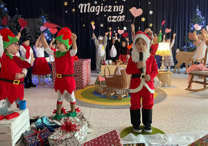 „Gwiazdkowy prezent” – uroczystość bożonarodzeniowa w gr. XII