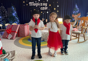 „Gwiazdkowy prezent” – uroczystość bożonarodzeniowa w gr. XII