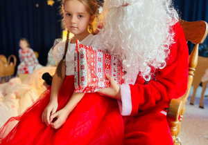 „Gwiazdkowy prezent” – uroczystość bożonarodzeniowa w gr. XII