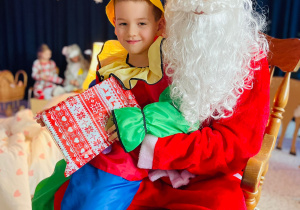 „Gwiazdkowy prezent” – uroczystość bożonarodzeniowa w gr. XII