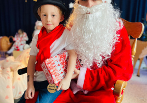 „Gwiazdkowy prezent” – uroczystość bożonarodzeniowa w gr. XII