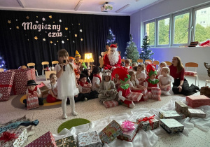 „Gwiazdkowy prezent” – uroczystość bożonarodzeniowa w gr. XII