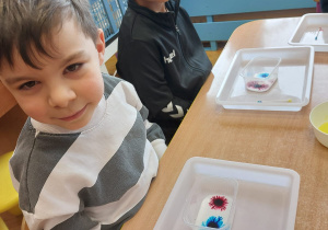 ,,Zimowe eksperymenty” - Innowacyjne Warsztaty Edukacyjne z KidsLab Konin w grupie V