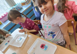 ,,Zimowe eksperymenty” - Innowacyjne Warsztaty Edukacyjne z KidsLab Konin w grupie V