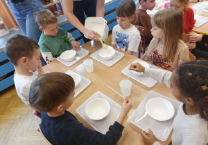 ,,Zimowe eksperymenty” - Innowacyjne Warsztaty Edukacyjne z KidsLab Konin w grupie V