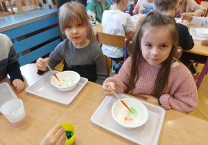 ,,Zimowe eksperymenty” - Innowacyjne Warsztaty Edukacyjne z KidsLab Konin w grupie V