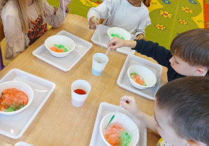 ,,Zimowe eksperymenty” - Innowacyjne Warsztaty Edukacyjne z KidsLab Konin w grupie V