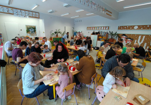 "Serduszko dla Babć i Dziadków"- warsztaty z rodzicami w grupie II