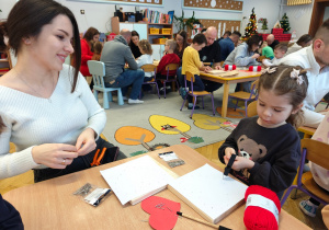 "Serduszko dla Babć i Dziadków"- warsztaty z rodzicami w grupie II