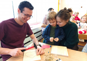 "Serduszko dla Babć i Dziadków"- warsztaty z rodzicami w grupie II