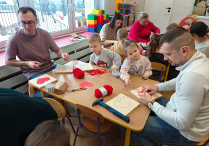 "Serduszko dla Babć i Dziadków"- warsztaty z rodzicami w grupie II