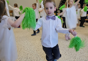 „Dla Dziadka i Babci prześlę dziś buziaczki, słodkie czekoladki…” - grupa X