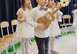 „Dla Dziadka i Babci prześlę dziś buziaczki, słodkie czekoladki…” - grupa X