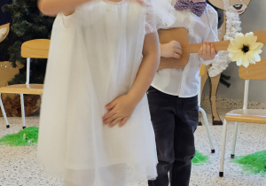 „Dla Dziadka i Babci prześlę dziś buziaczki, słodkie czekoladki…” - grupa X