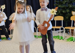 „Dla Dziadka i Babci prześlę dziś buziaczki, słodkie czekoladki…” - grupa X