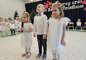 „Dla Dziadka i Babci prześlę dziś buziaczki, słodkie czekoladki…” - grupa X