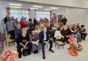 „Dla Dziadka i Babci prześlę dziś buziaczki, słodkie czekoladki…” - grupa X