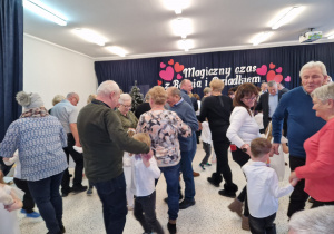 „Dla Dziadka i Babci prześlę dziś buziaczki, słodkie czekoladki…” - grupa X