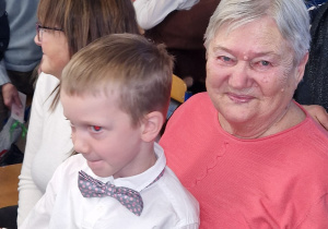 „Dla Dziadka i Babci prześlę dziś buziaczki, słodkie czekoladki…” - grupa X