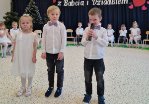 „Dla Dziadka i Babci prześlę dziś buziaczki, słodkie czekoladki…” - grupa X