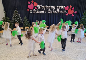 „Dla Dziadka i Babci prześlę dziś buziaczki, słodkie czekoladki…” - grupa X