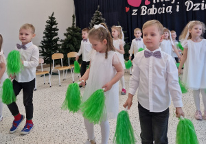 „Dla Dziadka i Babci prześlę dziś buziaczki, słodkie czekoladki…” - grupa X