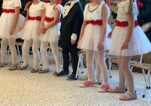 „Wzruszające Spotkanie Pokoleń: Dzień Babci i Dziadka w Grupie IV”