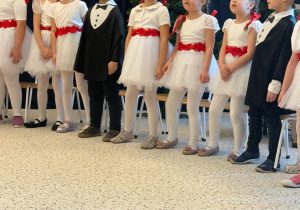 „Wzruszające Spotkanie Pokoleń: Dzień Babci i Dziadka w Grupie IV”