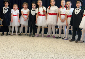 „Wzruszające Spotkanie Pokoleń: Dzień Babci i Dziadka w Grupie IV”