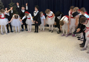 „Wzruszające Spotkanie Pokoleń: Dzień Babci i Dziadka w Grupie IV”