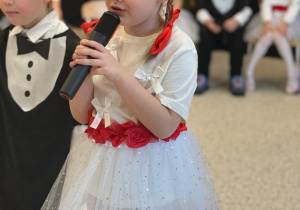 „Wzruszające Spotkanie Pokoleń: Dzień Babci i Dziadka w Grupie IV”