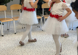 „Wzruszające Spotkanie Pokoleń: Dzień Babci i Dziadka w Grupie IV”