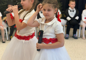 „Wzruszające Spotkanie Pokoleń: Dzień Babci i Dziadka w Grupie IV”