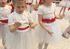 „Wzruszające Spotkanie Pokoleń: Dzień Babci i Dziadka w Grupie IV”