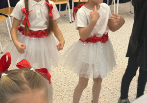 „Wzruszające Spotkanie Pokoleń: Dzień Babci i Dziadka w Grupie IV”