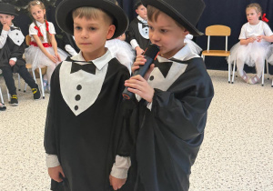 „Wzruszające Spotkanie Pokoleń: Dzień Babci i Dziadka w Grupie IV”