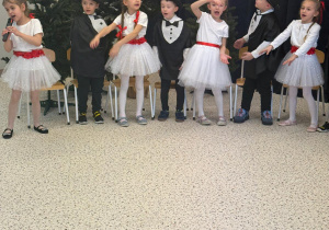 „Wzruszające Spotkanie Pokoleń: Dzień Babci i Dziadka w Grupie IV”