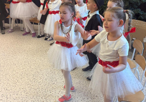 „Wzruszające Spotkanie Pokoleń: Dzień Babci i Dziadka w Grupie IV”