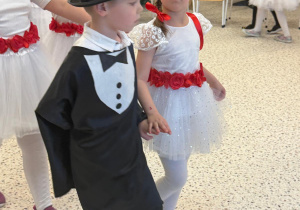 „Wzruszające Spotkanie Pokoleń: Dzień Babci i Dziadka w Grupie IV”