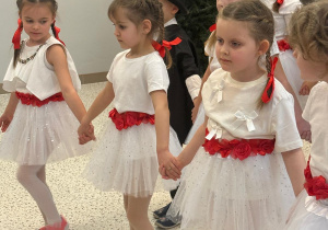 „Wzruszające Spotkanie Pokoleń: Dzień Babci i Dziadka w Grupie IV”