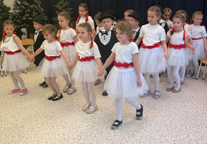 „Wzruszające Spotkanie Pokoleń: Dzień Babci i Dziadka w Grupie IV”