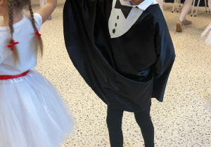 „Wzruszające Spotkanie Pokoleń: Dzień Babci i Dziadka w Grupie IV”