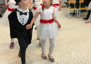 „Wzruszające Spotkanie Pokoleń: Dzień Babci i Dziadka w Grupie IV”