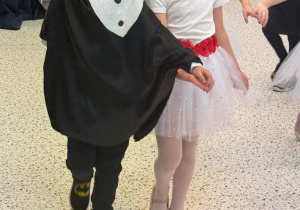 „Wzruszające Spotkanie Pokoleń: Dzień Babci i Dziadka w Grupie IV”